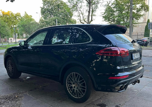 Porsche Cayenne cena 134000 przebieg: 235000, rok produkcji 2014 z Warszawa małe 191